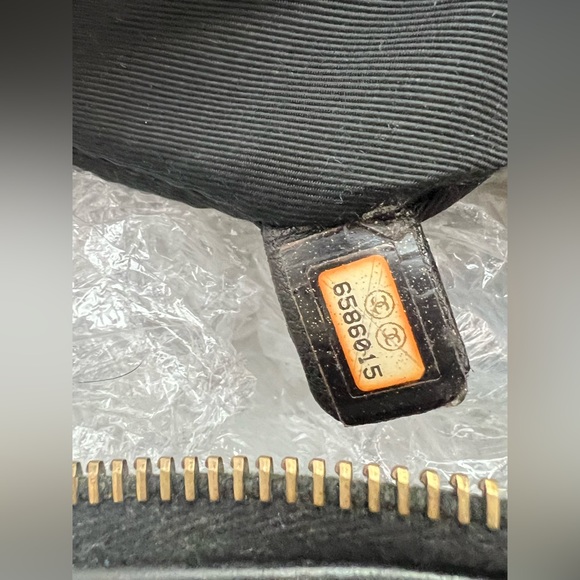 Authentic Chanel stitched tote bag all black - Picture 6 of 9